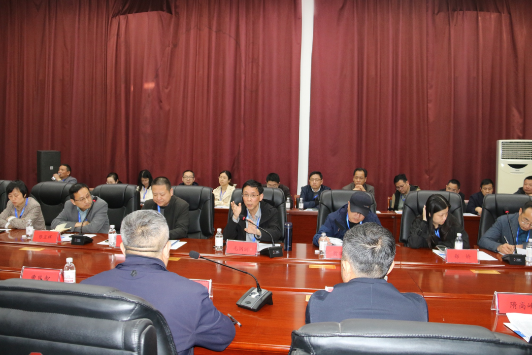 舟山市經(jīng)信局副局長毛潤洲攜舟山市優(yōu)秀企業(yè)家代表一行40余人蒞臨銳智股份調(diào)研考察！